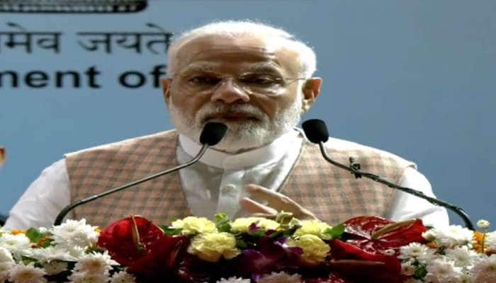 મુંબઇ: આધુનિક ઈન્ફ્રાસ્ટ્રક્ચર પર 100 લાખ કરોડ રૂપિયા ખર્ચ કરશે સરકાર-PM મ