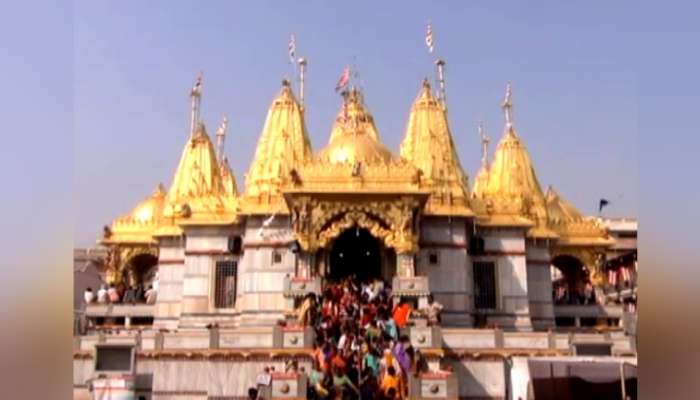 વડતાલ મંદિરના ત્રણ સ્વામી વિરુદ્ધ સૃષ્ટિ વિરુધ્ધનું કૃત્ય આચર્યુ હોવાની નોંધાઇ ફરિયાદ