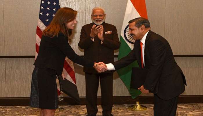 હ્યુસ્ટનમાં એનર્જી સેક્ટરના CEOs સાથે PM મોદીની બેઠક, પહેલા જ દિવસે થઈ મોટી ડીલ, MOU પર હસ્તાક્ષર થયા હ્યુસ્ટનમાં એનર્જી સેક્ટરના CEOs સાથે PM મોદીની બેઠક, પહેલા જ દિવસે થઈ મોટી ડીલ, MOU પર હસ્તાક્ષર થયા