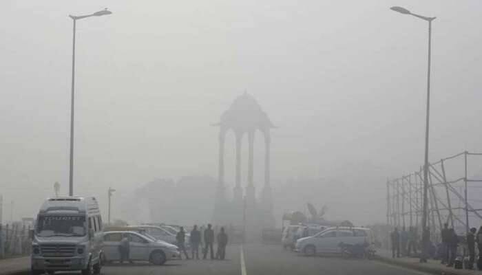 દિલ્હીમાં પ્રદૂષણ પહોંચ્યું ખતરનાક સ્તરે, 5 નવેમ્બર સુધી શાળાઓ બંધ 