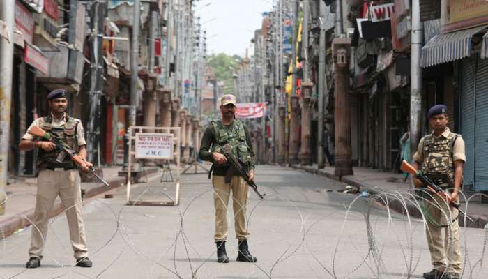 J&K: શ્રીનગરના લાલ ચોકમાં આતંકીઓએ કર્યો ગ્રેનેડ હુમલો, એકનું મોત તથા 22 લોકો ઈજાગ્રસ્ત 