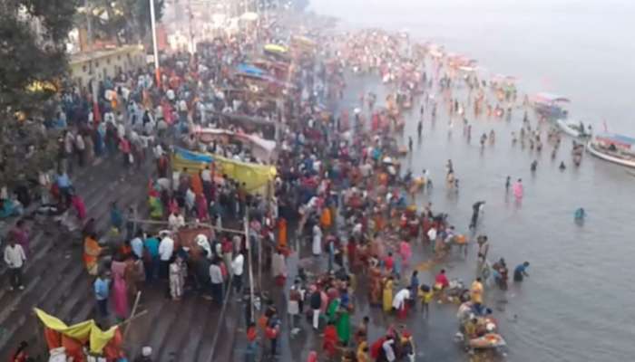 કાર્તિક પૂર્ણિમા 2019: દેશભરના ઘાટો પર પવિત્ર સ્નાન માટે ઉમટી પડ્યા શ્રદ્ધાળુઓ