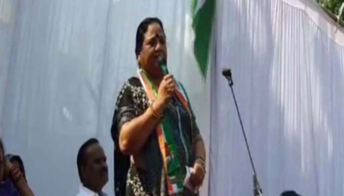 Video : કોંગ્રેસના MLA ચંદ્રિકાબેન બારીયાએ લોચો માર્યો