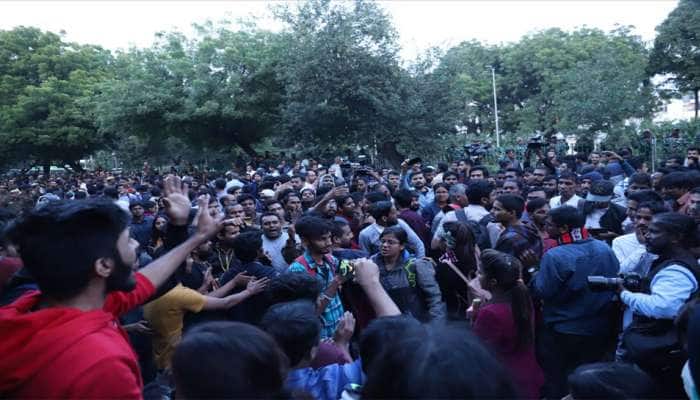 JNU વિદ્યાર્થીઓની માર્ચ" કલમ 144ના ઉલ્લંઘનના આરોપમાં પોલીસે દાખલ કરી FIR