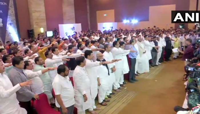 શિવસેના, NCP અને કોંગ્રેસના 162 MLAએ કર્યું શક્તિ પ્રદર્શન, બળવો નહીં પોકારે તેના લીધા શપથ 