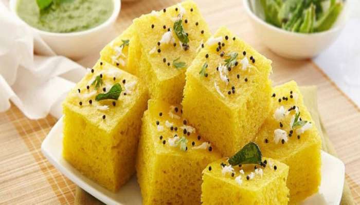 આવી રીતે માઈક્રોવેવમાં બનાવો ઢોકળા, 10 મિનીટ પણ નહિ લાગે... આવી રીતે માઈક્રોવેવમાં બનાવો ઢોકળા, 10 મિનીટ પણ નહિ લાગે...