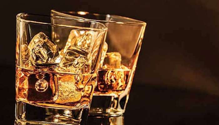 શું દારૂના સેવનથી મરે છે કોરોના વાયરસ? WHO એ કર્યો આ ખુલાસો શું દારૂના સેવનથી મરે છે કોરોના વાયરસ? WHO એ કર્યો આ ખુલાસો