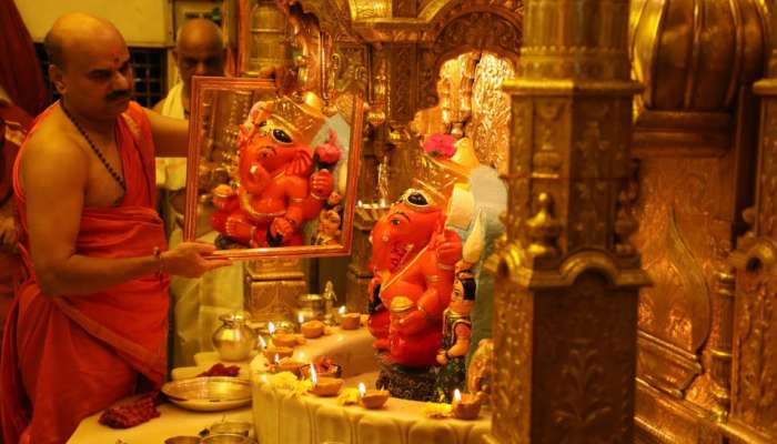  મુંબઈમાં ફેલાયો કોરોનાનો ડર, સિદ્ધિવિનાયક મંદિરમાં શ્રદ્ધાળુઓની એન્ટ્રી બંધ