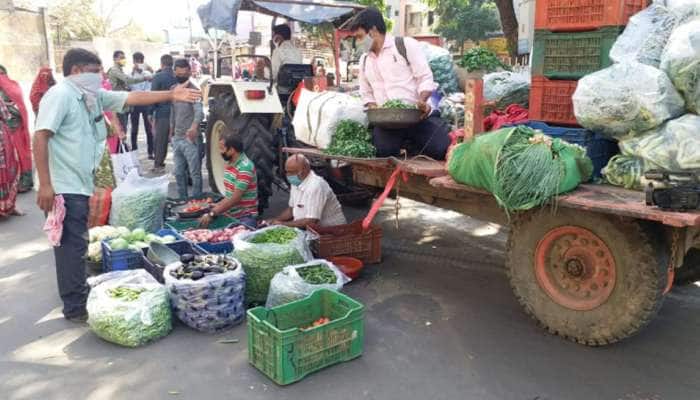 વડોદરામાં શાકભાજીની તમામ માર્કેટ બંધ, ઘરની નજીક જ શાક મળે એવું જડબેસલાક પ્લાનિંગ વડોદરામાં શાકભાજીની તમામ માર્કેટ બંધ, ઘરની નજીક જ શાક મળે એવું જડબેસલાક પ્લાનિંગ