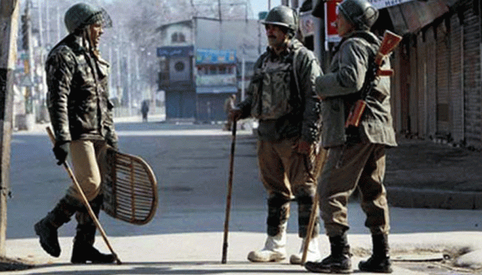 J&K: બડગામમાં સુરક્ષાદળો પર ગ્રેનેડ હુમલો, CRPFના 2 જવાન અને 4 નાગરિક ઘાયલ