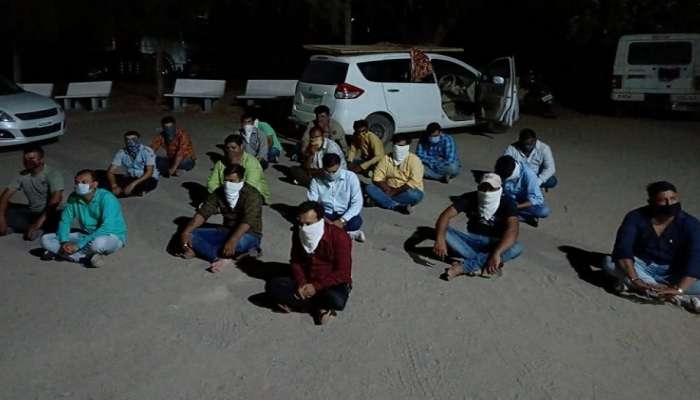 મુંદ્રામાં લૉકડાઉનમાં જુગાર રમતા 19 લોકો ઝડપાયા, 14 લાખનો મુદ્દામાલ કબજે