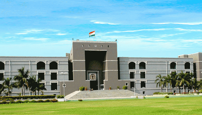 અમદાવાદ: ગુજરાત હાઇકોર્ટનાં જજ જે.બી પારડીવાલા અને ઇલેશ વોરાની બેન્ચ બદલી