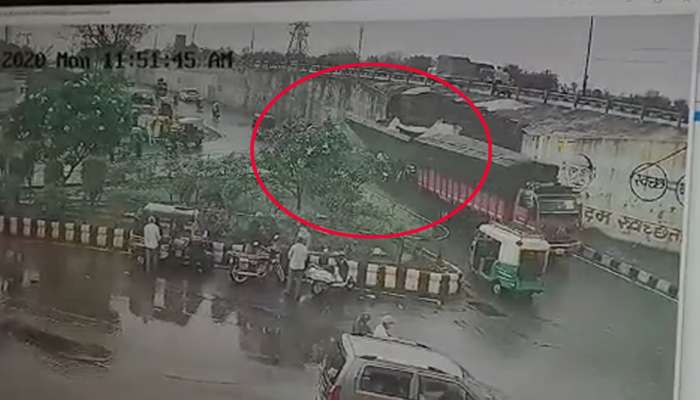 રાજકોટ: આજી ડેમ ખાતે ઓવરબ્રિજની દીવાલ ધરાશયી, 2 લોકોના મોત, ઘટનાના CCTV ફૂટેજ સામે આવ્યાં