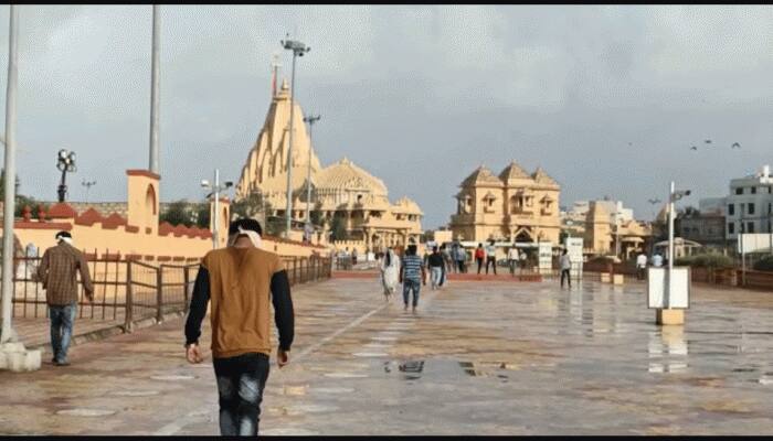 શ્રાવણ મહિના માટે સોમનાથ મંદિરના દર્શનના સમયમાં કરાયો મોટો ફેરફાર શ્રાવણ મહિના માટે સોમનાથ મંદિરના દર્શનના સમયમાં કરાયો મોટો ફેરફાર
