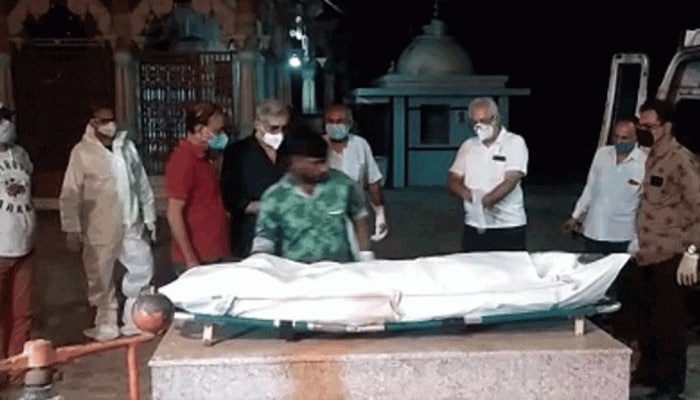 ભાવનગર: કોરોનાને કારણે માનવતા વેન્ટિલેટર પર, 3 કલાક સુધી મૃતદેહ રઝળતો રહ્યો