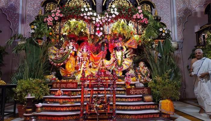 ઐશ્વર્યશાળી યોગમાં વર્ષો બાદ જન્માષ્ટમી આવી, ગુજરાતમાં ઘરે ઘરે લાલાના આગમનની તૈયારીઓ શરૂ.... 