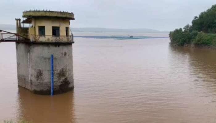 Updates : ગુજરાતના 139 ડેમની જળસપાટી ટોચને સ્પર્શવાની તૈયારી હોવાથી હાઈ એલર્ટ પર