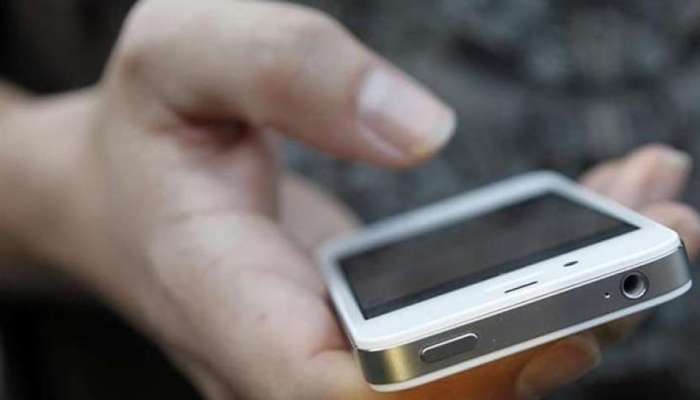 ફોનનું સીમ કાર્ડ અપગ્રેડ કરાવવું ગુજરાત સરકારના એક મહિલા અધિકારીને પડ્યું લાખોમાં