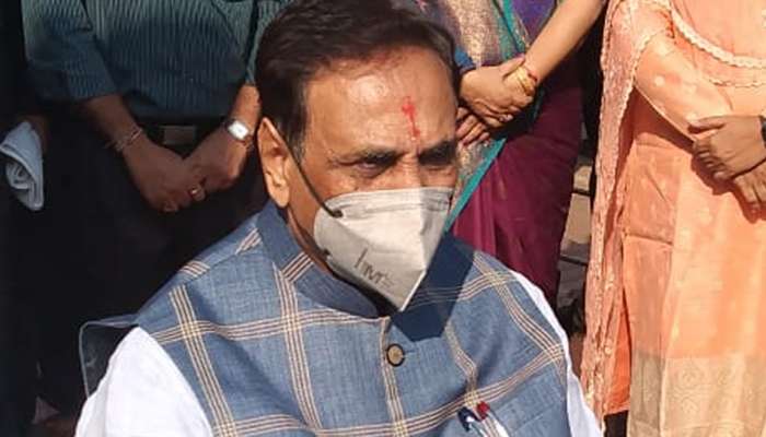 CM રૂપાણીએ નગરદેવી ભદ્રકાળીના દર્શન કર્યા, નાગરિકોને સાવચેત રહેવા અપીલ