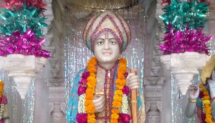 વધતા કોરોના સંક્રમણ વચ્ચે જલારામ બાપાનાં દ્વાર ફરી એકવાર ભક્તો માટે થયા બંધ
