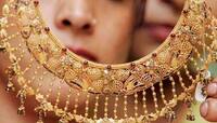 Gold Price: સોનાના ભાવમાં આવી શકે છે ભારે ઘટાડો, પહેલાં જ જાણી લો કેટલું સસ્તુ થશે સ