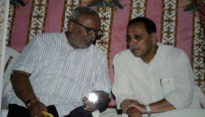 CM રૂપાણીના કોલેજના ‘ડર્ટી ડઝન’ ગ્રૂપમાં સામેલ હતા અભય ભારદ્વાજ, 12 મિત્રોનું ગ્રૂપ હતું 