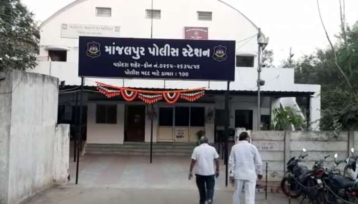 કોરોનાથી ગભરાયેલો વિદ્યાર્થીએ બહાર નિકળવાનું બંધ કર્યું, વેક્સિન નહી આવતા આત્મહત્યા કરી