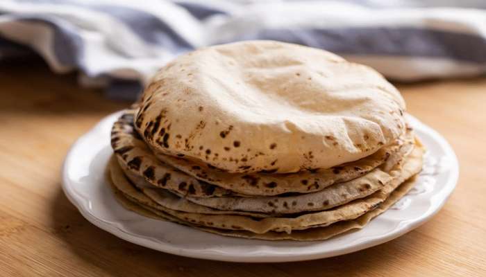Eating Habits: રોટલી ખાતા પહેલા રહો સાવધાન, નહીં તો થશો આ ગંભીર બિમારીનો શિકાર