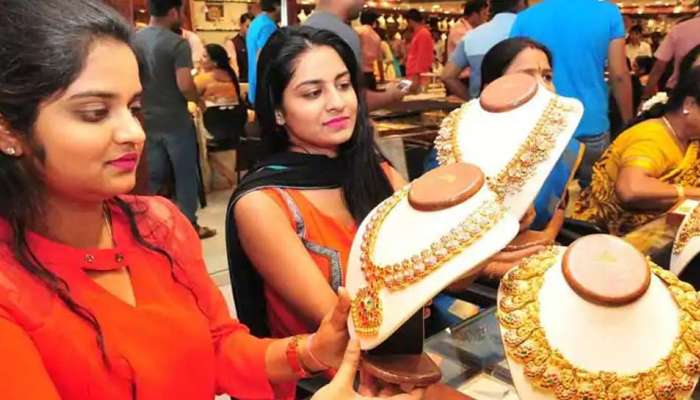 Gold Price Today: અત્યારે સોનું ખરીદવાનો છે સાચો સમય, ફરી સોના-ચાંદીના ભાવમાં થયો ઘટાડો