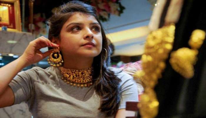 Gold Price Today: બજેટ બાદ સોનાના ભાવમાં જાણો કેટલો ઘટાડો, ચાંદી પણ આટલા રૂપિયા તૂટી