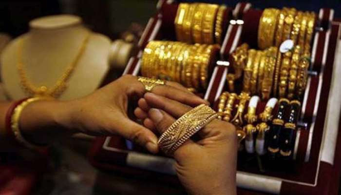 Gold Rate Today: સોનાની કિંમતમાં આવ્યો ઉછાળ, ચાંદીમાં થયો ઘટાડો, જાણો શું છે ભાવ