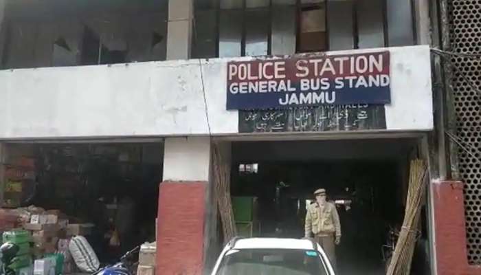 Jammu Kashmir: જમ્મુમાં પુલવામાને પુનરાવર્તિત કરવાનું કાવતરું નિષ્ફળ, IED સાથે એક આતંકી ઝડપાયો