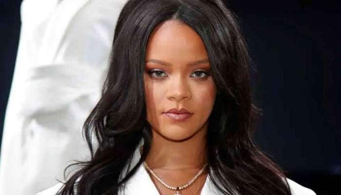 Rihanna નો 'અસલ ચહેરો', ભગવાન ગણેશનું પેન્ડેન્ટ પહેરીને ટોપલેસ PHOTO શેર કર્યો