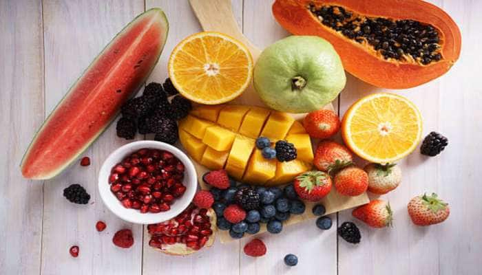 Health Tips: ફળ ખાઈને તરત પાણી પીશો તો થશે આવું, હવે ન કરતા આવી ભૂલ