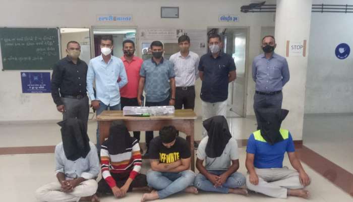 લોકઅપમાં કેદ લૂંટના આરોપીનો વિડિયો સોશિયલ મીડિયા પર અપલોડ, પોલીસ કરશે કાર્યવાહી ?