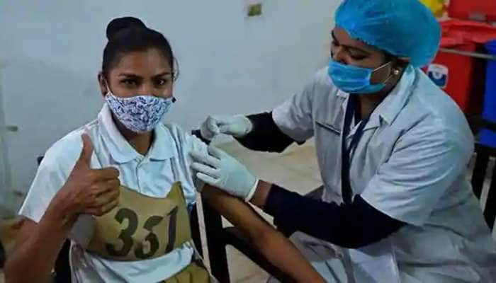 Vaccination અભિયાનમાં ગુજરાતે કમર કસી, આજથી 45 વર્ષથી ઉપરના લોકોને મળશે રસી Vaccination અભિયાનમાં ગુજરાતે કમર કસી, આજથી 45 વર્ષથી ઉપરના લોકોને મળશે રસી