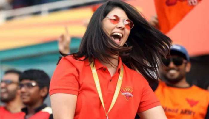 IPL: સુંદરતાને લઇને હંમેશા ચર્ચામાં રહે છે આ Mystery Girls, જુઓ શાનદાર Photos IPL: સુંદરતાને લઇને હંમેશા ચર્ચામાં રહે છે આ Mystery Girls, જુઓ શાનદાર Photos