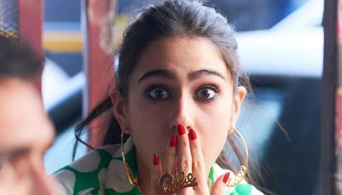 Sara Ali Khan એ દેખાડી પોતાની અસલી ટેલેન્ટ, લોકોએ કહ્યું- Overacting ની દુકાન Sara Ali Khan એ દેખાડી પોતાની અસલી ટેલેન્ટ, લોકોએ કહ્યું- Overacting ની દુકાન