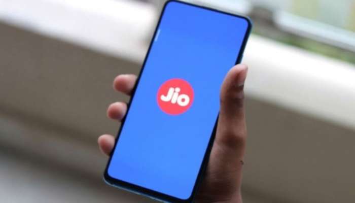 JIO 329 ના રિચાર્જમાં આપી રહ્યું છે આ ઓફર, આજે જ કરાવો સ્પેશિયલ રિચાર્જ