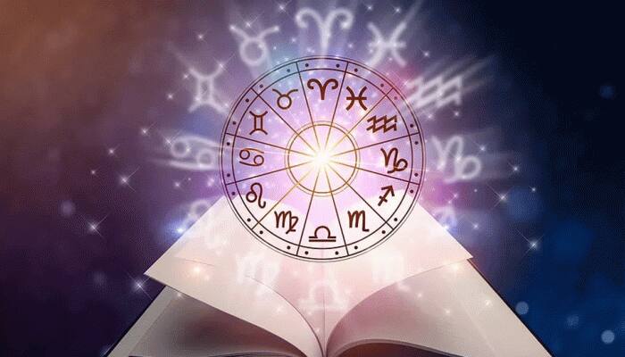 Astrology: આ 5 રાશિના જાતકોને ક્યારેય નથી હોતી પૈસાની કમી, તેની પાછળ છે ખાસ કારણ Astrology: આ 5 રાશિના જાતકોને ક્યારેય નથી હોતી પૈસાની કમી, તેની પાછળ છે ખાસ કારણ