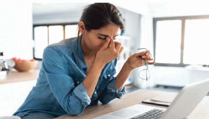 Work From Home: આ કારણે Video મીટિંગમાં લાગે છે થાક, કરો આ સરળ ઉપાય