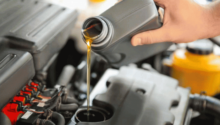 Engine Oil: સમયસર એન્જિન ઓઈલ ન બદલવાનું તમારા ખિસ્સાને પડી શકે છે ભારે? જાણીલો નહીં તો પસ્તાશો