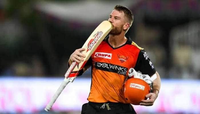 IPL 2021: ડેવિડ વોર્નરને કેપ્ટન પદેથી હટાવાયો, હવે આ ખેલાડીને મળી કમાન IPL 2021: ડેવિડ વોર્નરને કેપ્ટન પદેથી હટાવાયો, હવે આ ખેલાડીને મળી કમાન