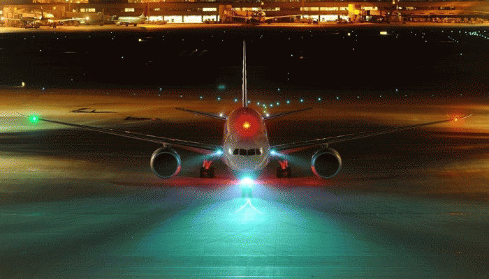 Plane માં બહાર તરફથી 9 અલગ પ્રકારની લાઈટ્સ કેમ કરાય છે ચાલુ? જાણો ટેક ઓફથી લેન્ડિંગ દરમિયાન આ લાઈટનું શું છે મહત્ત્વ
