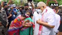 West Bengal: કૂચબિહાર અને સીતલકુચીમાં હિંસા પ્રભાવીત લોકોને મળ્યા રાજ્યપાલ ધનખડ