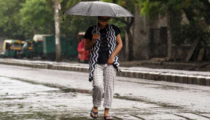 Cyclone Tauktae ની અસર, દિલ્હીમાં વરસી રહ્યો છે કમૌસમી વરસાદ, 70 વર્ષ જૂનો આ રેકોર્ડ પણ તૂટ્યો