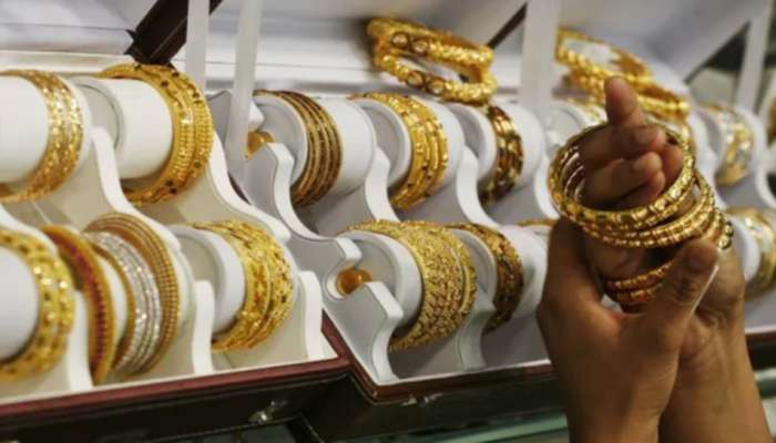 Gold Price: સોનાના ભાવમાં મોટો ઘટાડો, રેકોર્ડ કિંમતથી 5,000 રૂપિયા સસ્તુ થયું ગોલ્ડ