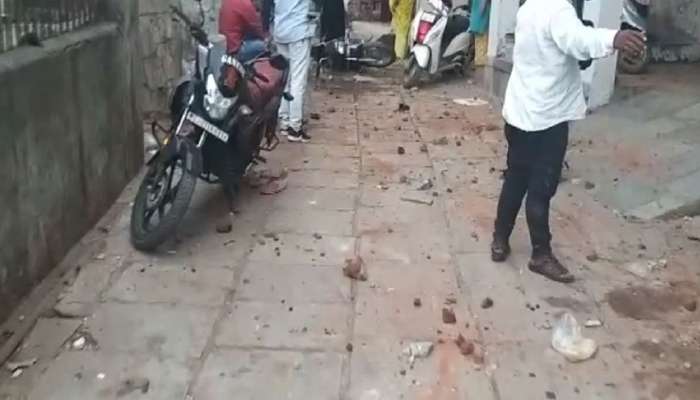 SURAT: દારૂના અડ્ડા પર સામાન્ય માથાકૂટ બાદ જોતજોતામાં બે કોમ વચ્ચે પથ્થરમારો