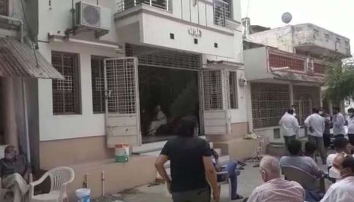BHARUCH: તસ્કરો બંધ ઘરમાંથી 25 લાખની ચોરી કરી, માલિકને ખબર પડતા હાર્ટએટેકથી મોત