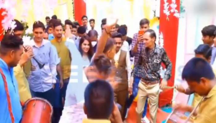 Banaskantha: સિંગર દિવ્યા ચૌધરીએ ઉડાવ્યા સોશિયલ ડિસ્ટન્સના ધજાગરા, 3 લોકો વિરૂદ્ધ નોંધાઈ પોલીસ ફરિયાદ